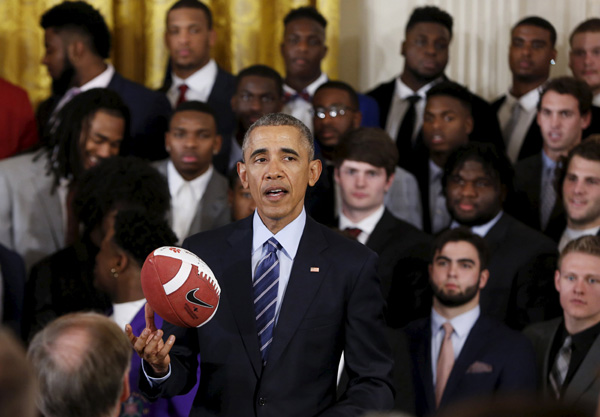 Obama hosts college football national champion team