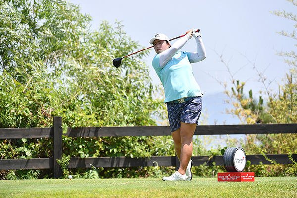 Feng's lead cut to one in Weihai