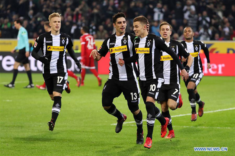 German Bundesliga: Monchengladbach beats Bayern 2-1