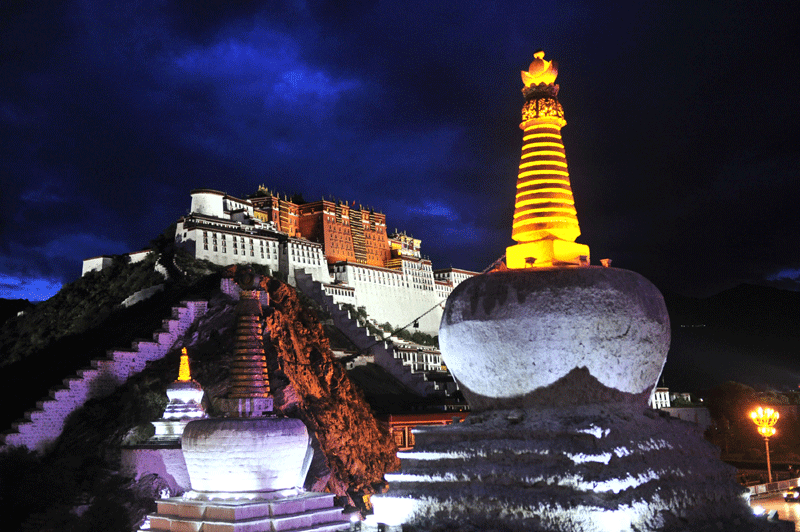 Music fountain and night scenes at the Potala Palace