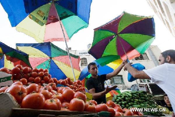 Muslims get prepared for Ramadan