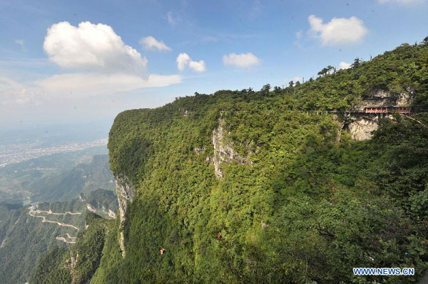 Unparalleled landscape of Tianmen Mountain