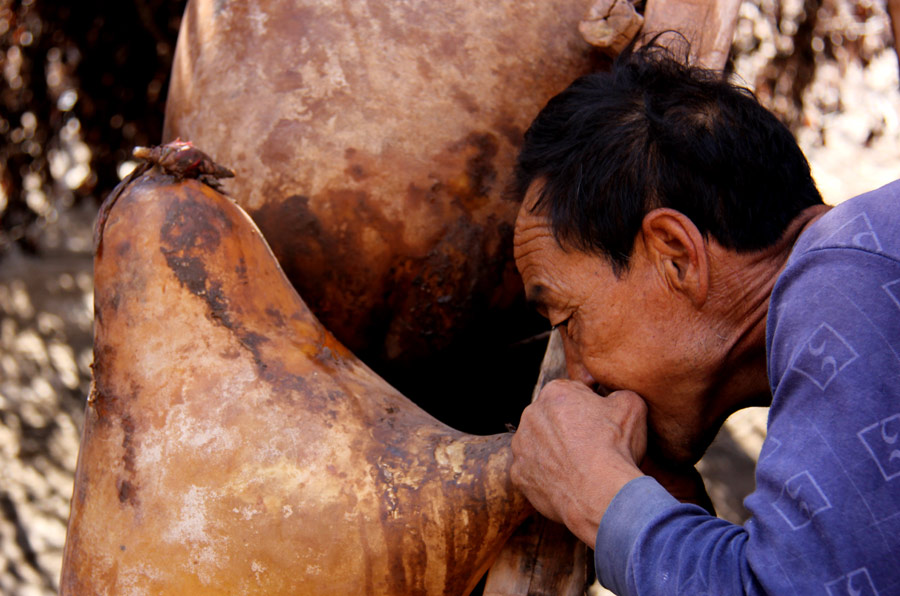 Sheepskin rafts keep traditions afloat