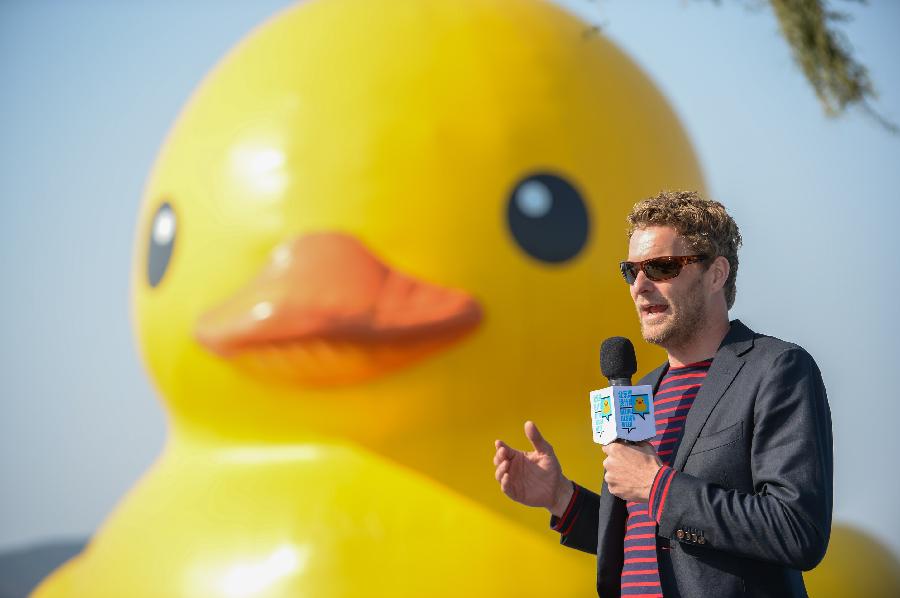 Giant yellow rubber duck to end tour at Summer Palace