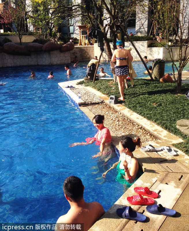 Thousand year-old hot spring welcomes visitors in Zhejiang