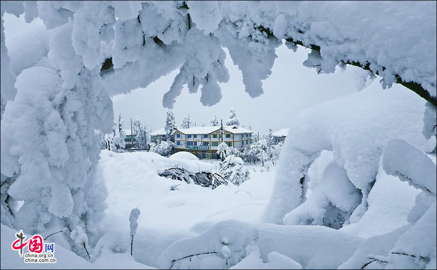 Breathtaking view of Mt. Emei in winter