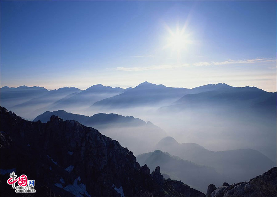 Breathtaking view of Mt. Emei in winter