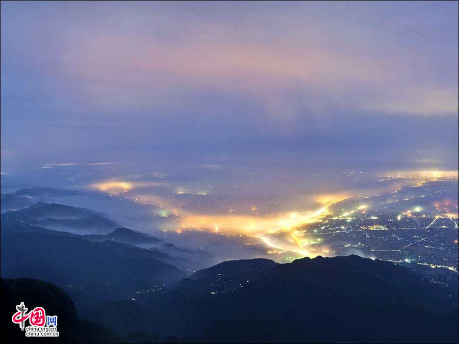 Breathtaking view of Mt. Emei in winter