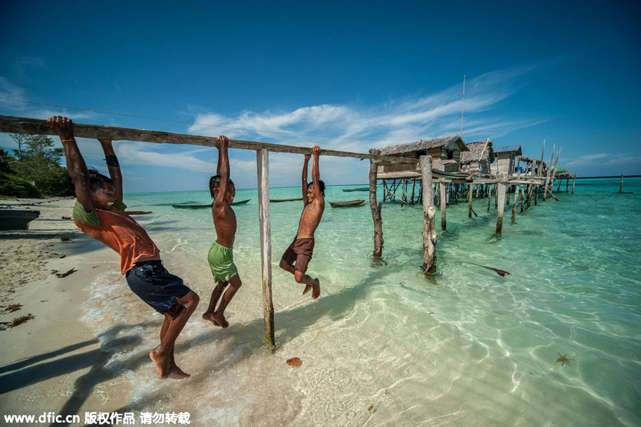 Life of the 'Sea Gypsies' on water