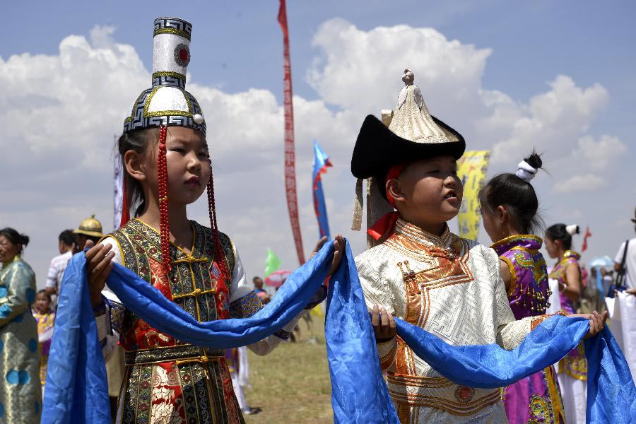 Nadam fair celebrated in Urat Middle Banner