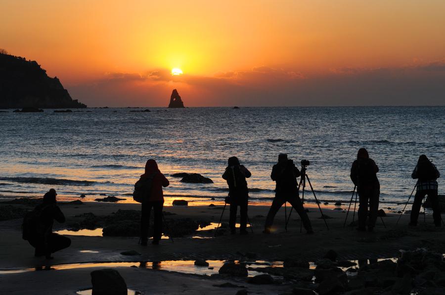 Sunrise at Shilaoren beach in Qingdao