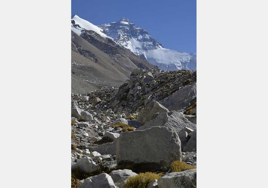 Distant view of Mount Everest in Tibet