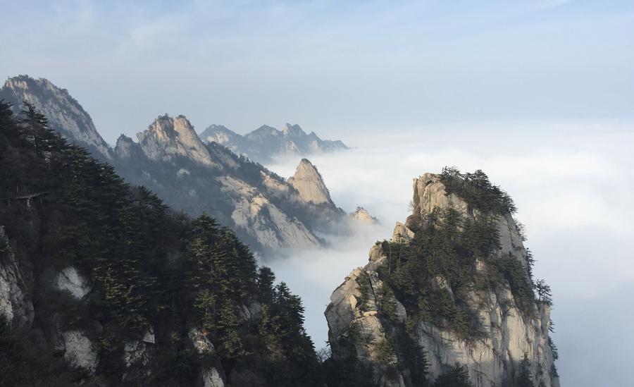 Sea of clouds in Yaoshan Mountain in Henan