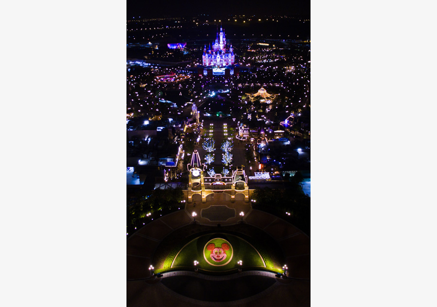 Night views of Shanghai Disney Resort