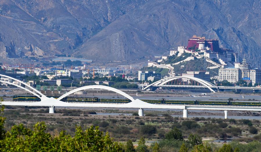 Qinghai-Tibet Railway, world's highest and longest plateau railroad