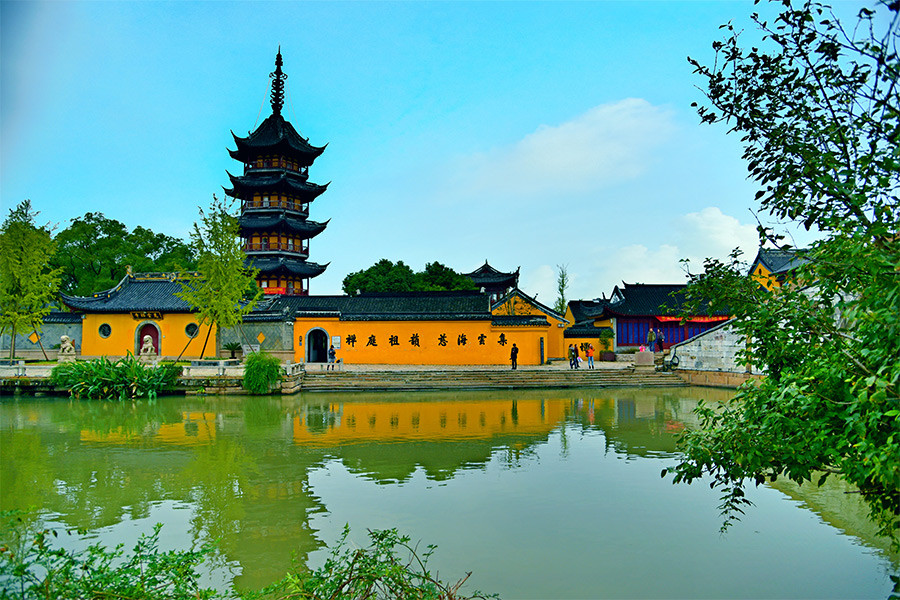 Zhenze ancient town: A living brush drawing