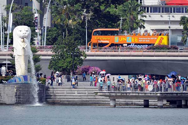 Singapore PM launches 'Visit ASEAN@50' campaign at ASEAN Tourism Forum 2017