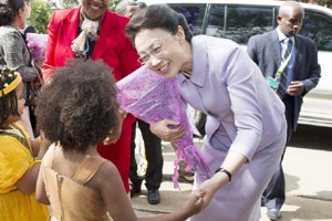 Premier Li’s wife gets her own role in Nigeria