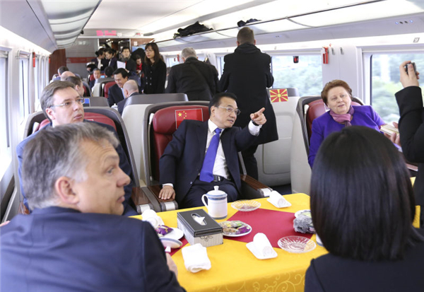 Premier road show: Li takes CEE leaders on high-speed train ride