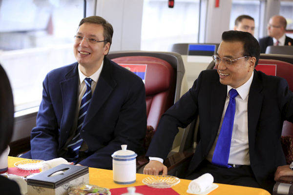 Premier road show: Li takes CEE leaders on high-speed train ride