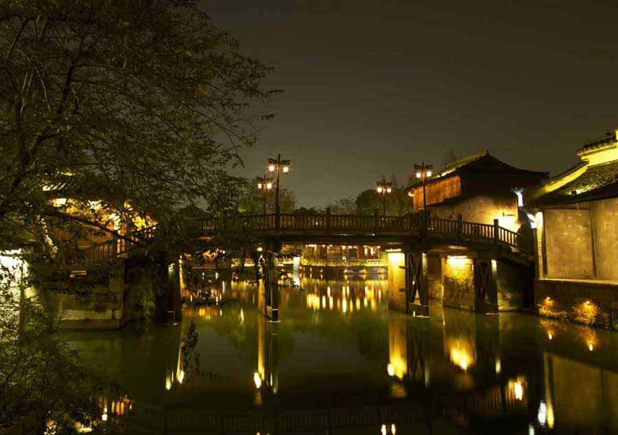 Night view of Wuzhen before the World Internet Conference