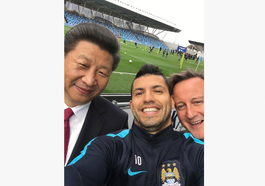 President Xi visits Man City football club