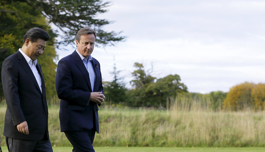 Cameron welcomes Xi to his official residence Chequers