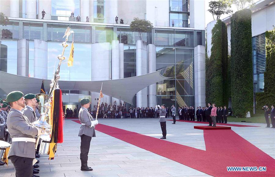 Chinese Premier Li holds talks with German Chancellor Merkel in Berlin