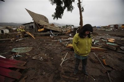 Chile troops, police attack post-quake looting