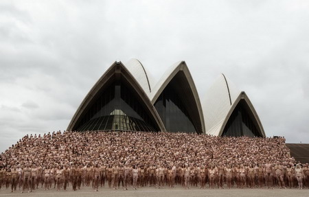 5,200 Australians bare all for photo shoot