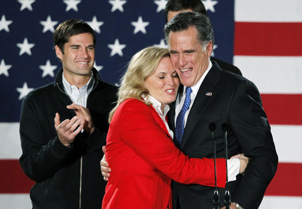 Romney wins Iowa caucus by 8 votes