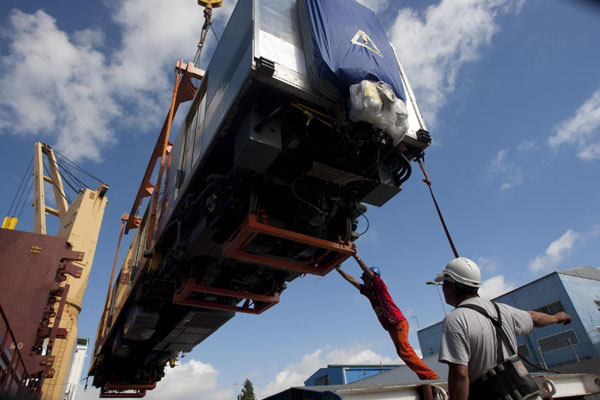 China-made subway trains arrive in Argentina