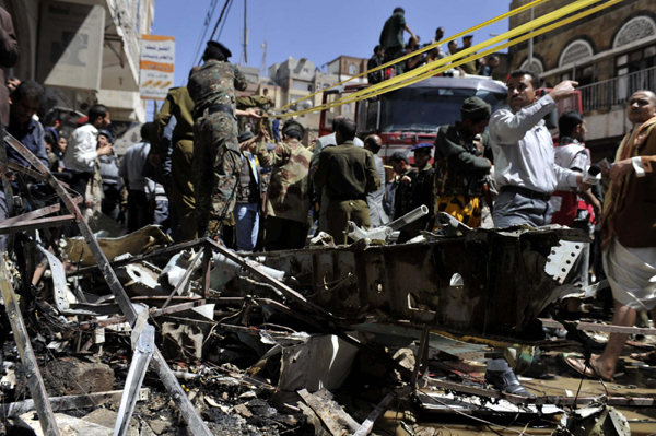 Warplane crashes in Yemen's capital, 9 killed