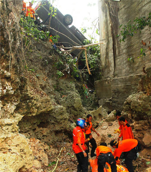 Bus overturns in Indonesia, killing 4 Chinese