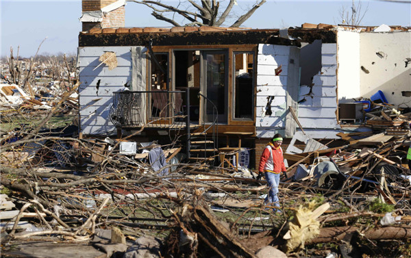 8 dead as tornadoes rip through US Midwest