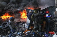 Ukraine protesters end city hall occupation