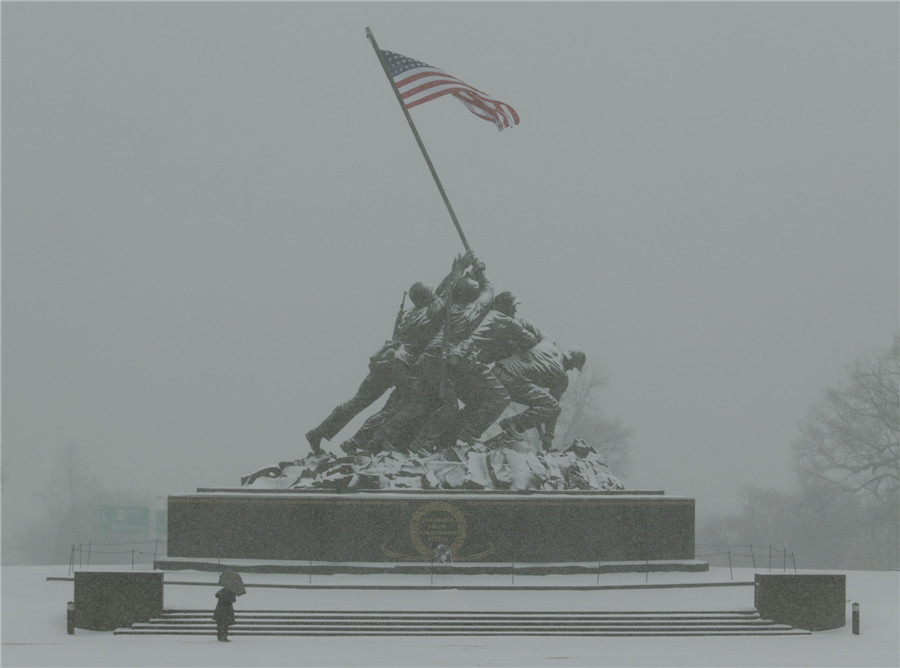 Powerful storm lashes eastern US with snow, arctic cold