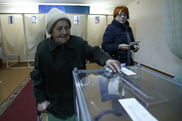 Crimea holds referendum on future