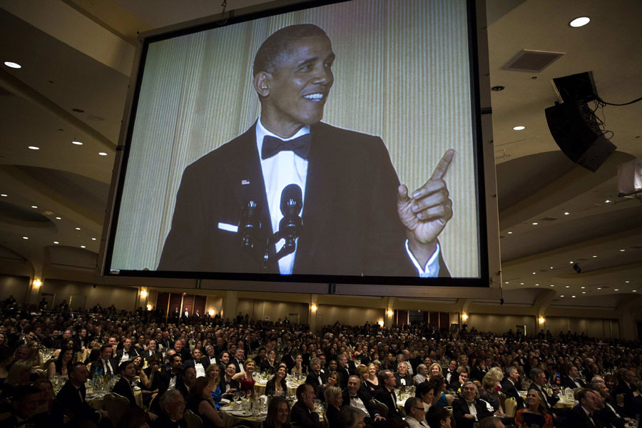 Obama roasts himself, rivals at dinner