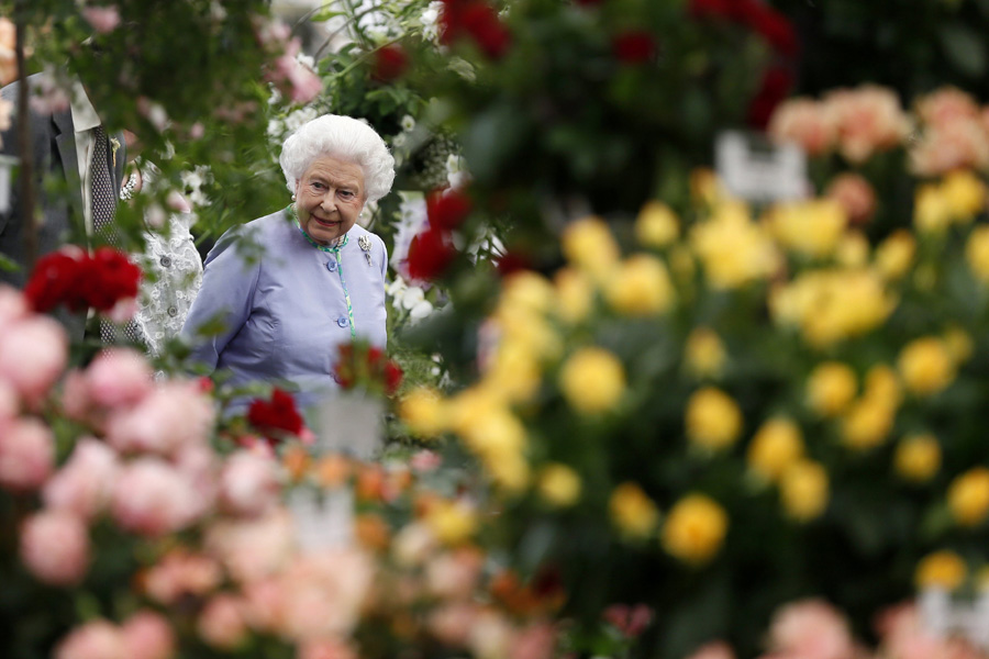 Chelsea Flower Show opens in London