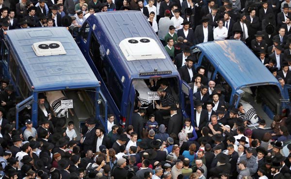 Palestinians kill five in Jerusalem synagogue attack