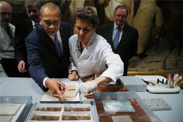 Bridge to the past: Massachusetts opens 1795 time capsule