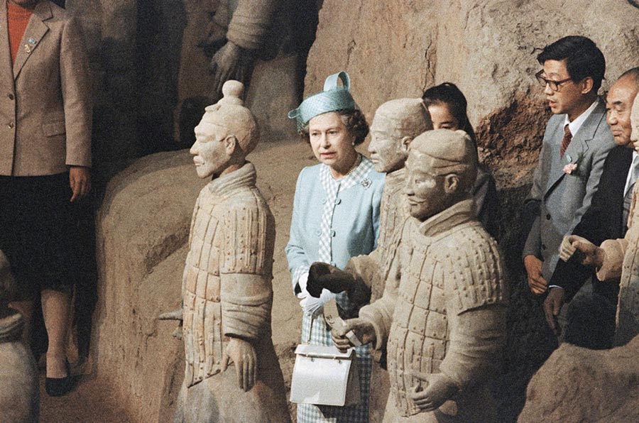 Royal moments: British Queen's visit to China in 1986