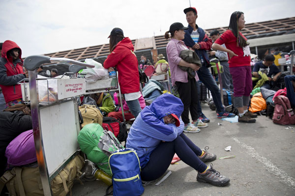 4,000 Chinese stranded, 24 dead after Nepal quake