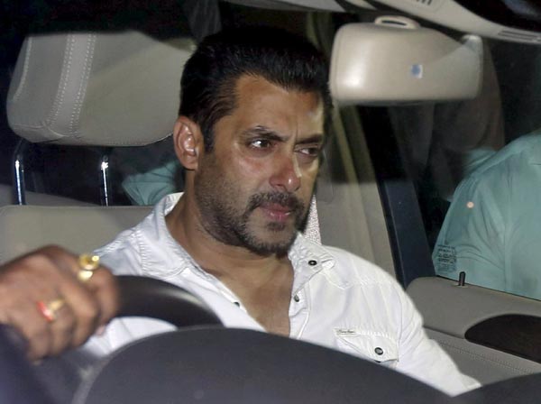 Bollywood's Khan gets 5-year jail term