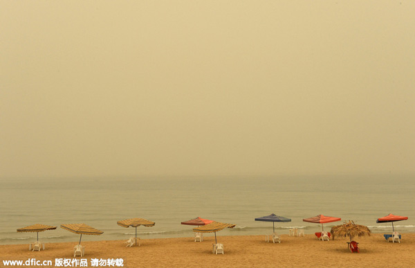 Unseasonal sandstorm hits Lebanon, Syria