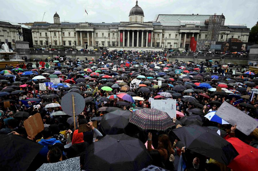 London protesters reject Brexit, stand with EU