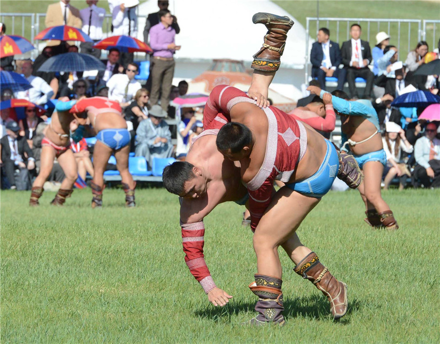 Li, other global leaders watch Naadam in Mongolia