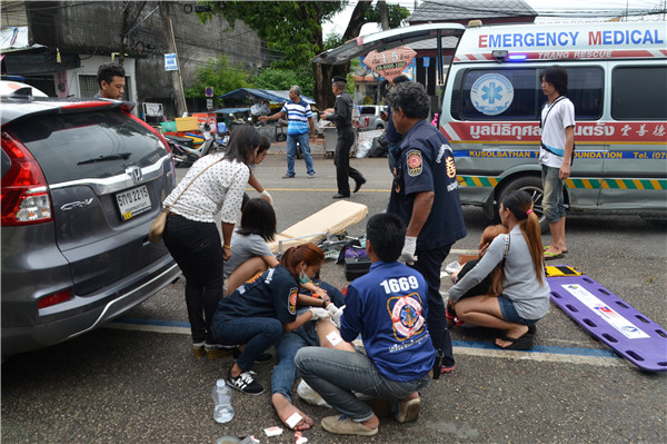 Series of blasts hit resort towns in southern Thailand