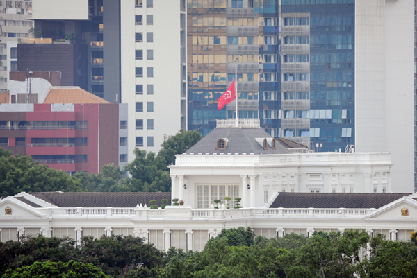 Presidential flag flies at half mast to mourn late president in Singapore